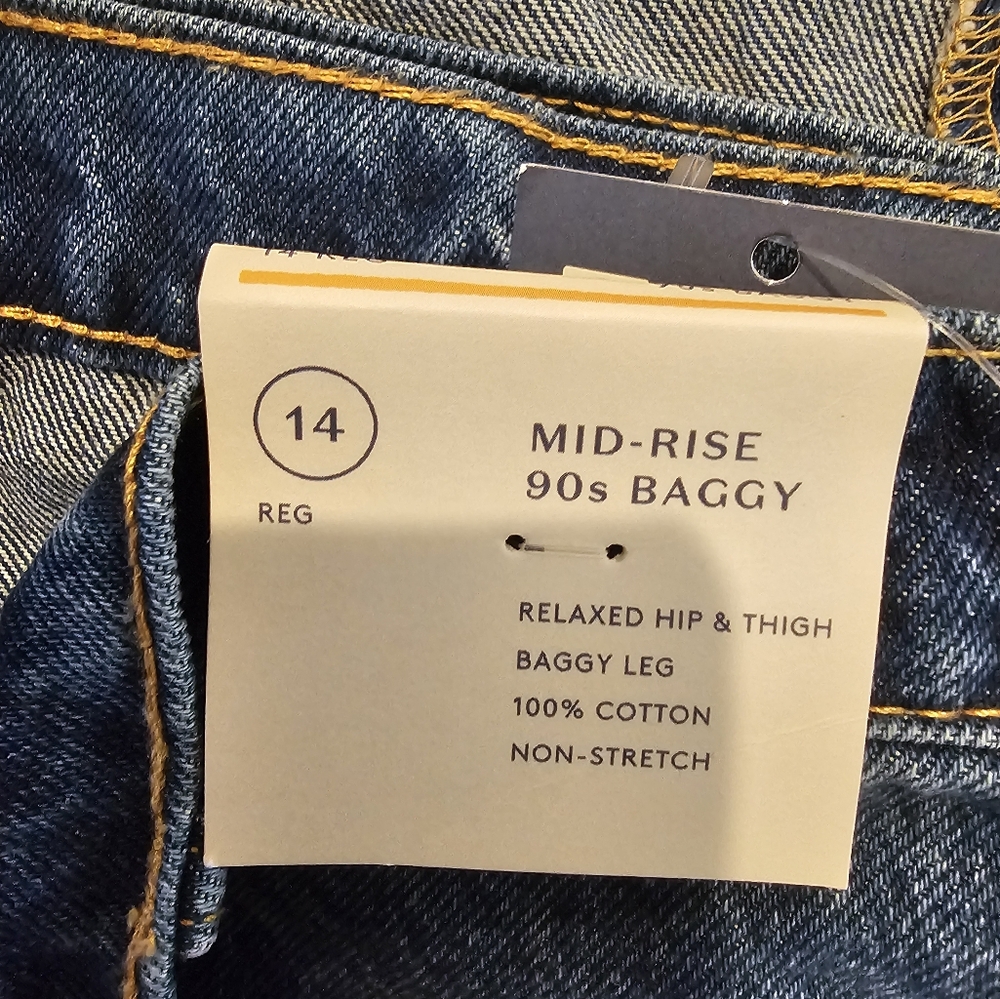 Universal Thread Women's Straight Leg Jeans - Blue - Picture 5 of 5